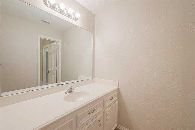 Building Photo - 13135 Finch Brook Dr