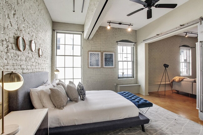 Building Photo - 1041 Constance St