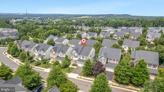 Building Photo - 42706 Chisholm Dr