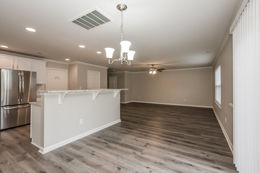 Building Photo - 5004 Broad Leaf Ct
