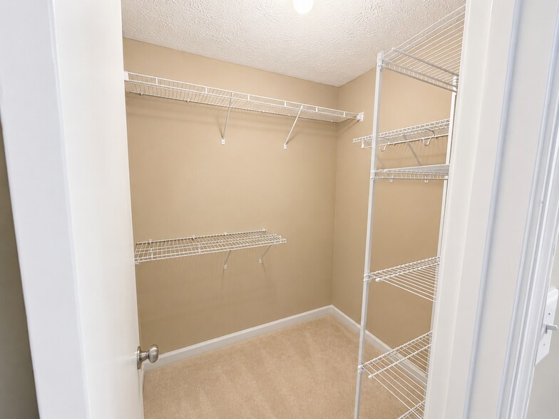 Building Photo - 1710 Underwood Dr SE