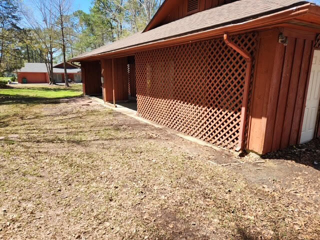 Building Photo - 6 Whispering