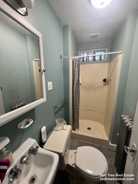 Building Photo - 22 Commonwealth Terrace