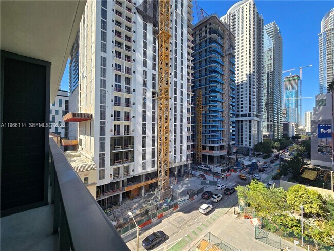 Building Photo - 121 NE 5th St