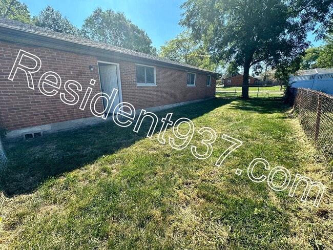 Building Photo - 3 Bed 1 bath home on dead end street