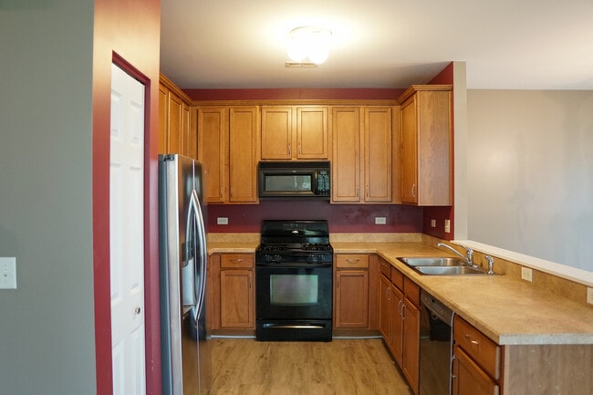 Building Photo - 1574 Millbrook Dr