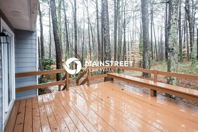 Building Photo - 3 Bedroom Pet-Friendly Home in Acworth, GA with Main Street Renewal