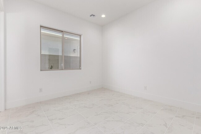Building Photo - 12469 N 93rd Way