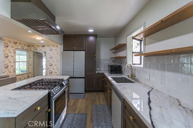 Building Photo - 702 N Pine St