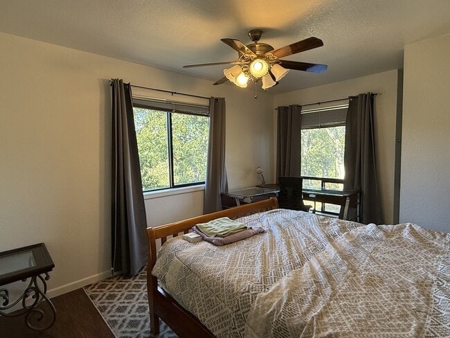 Building Photo - 539 Hatfield Dr