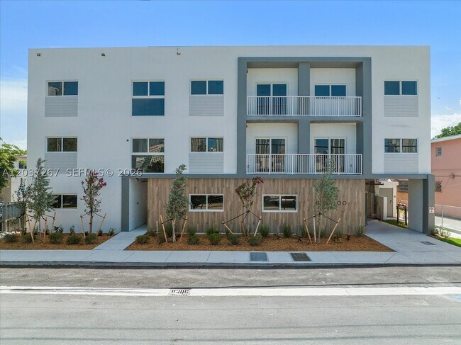 Building Photo - 420 SW 7th St