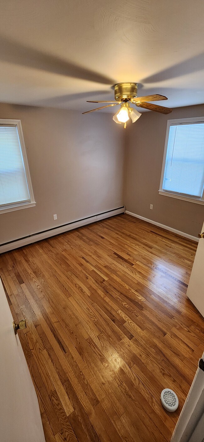 Building Photo - 6 Greenacre Rd