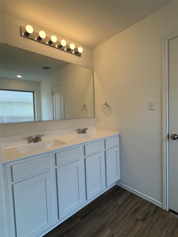 Building Photo - 741 Xanadu Dr