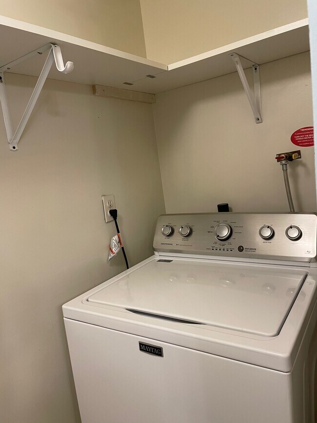 Building Photo - 140 Old Forge Xing