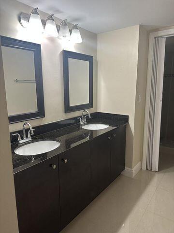 Building Photo - 2201 White Pine Cir