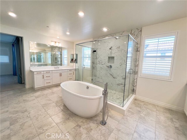 Building Photo - 122 Gemini