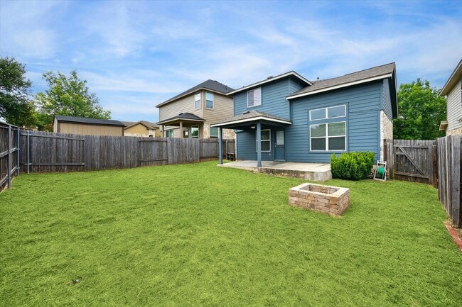 Building Photo - 2124 Nestlewood Dr