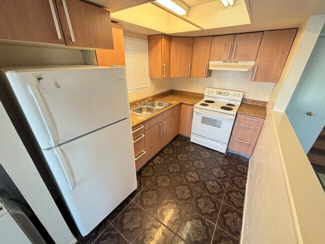 Building Photo - 625 N 12th St.