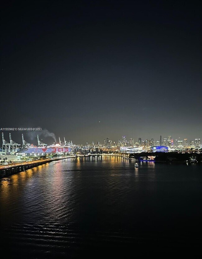 Building Photo - 540 West Ave