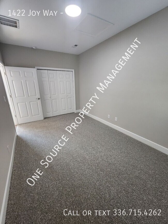 Building Photo - 1422 Joy Wy