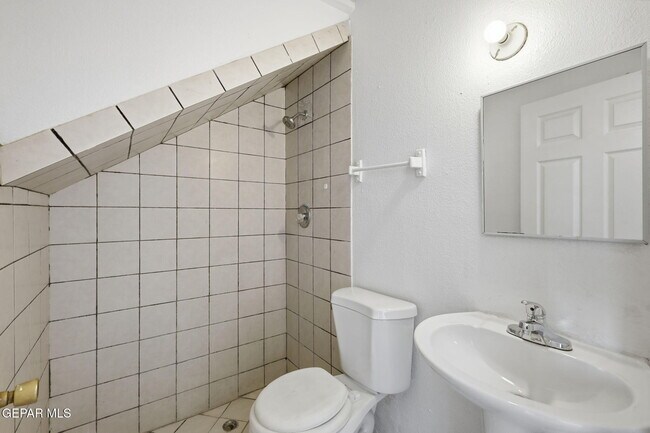 Building Photo - 13113 Violeta Ln