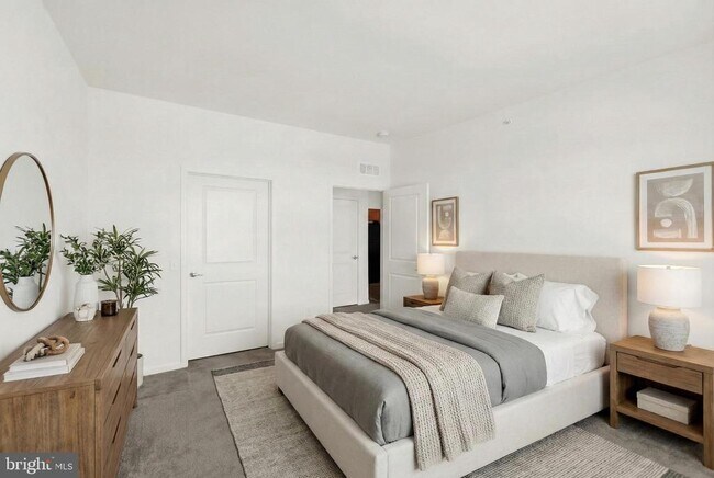 Building Photo - 113 Legacy Blvd