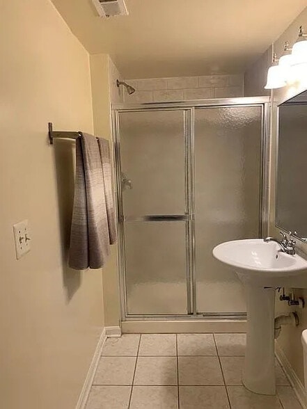 Building Photo - 701 N Madeira St