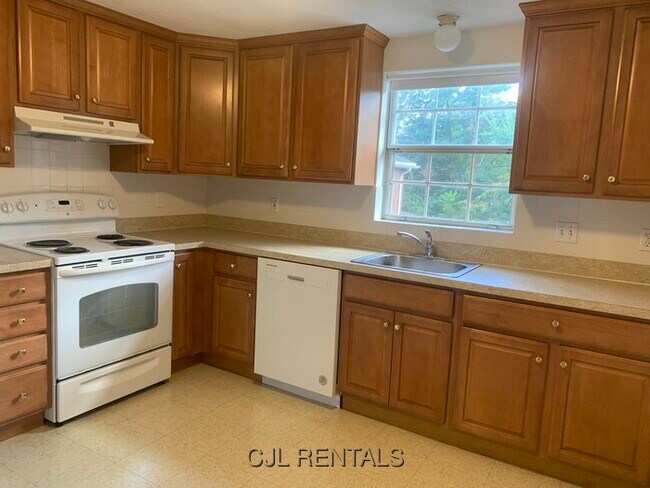 Building Photo - 1 Viking Ct