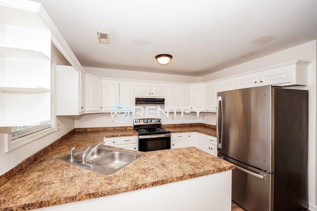 Building Photo - 1110 Mason St