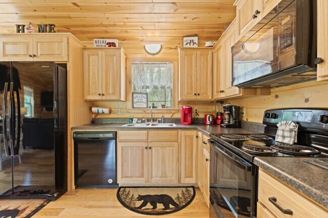 Building Photo - 1150 Pinyon Cir