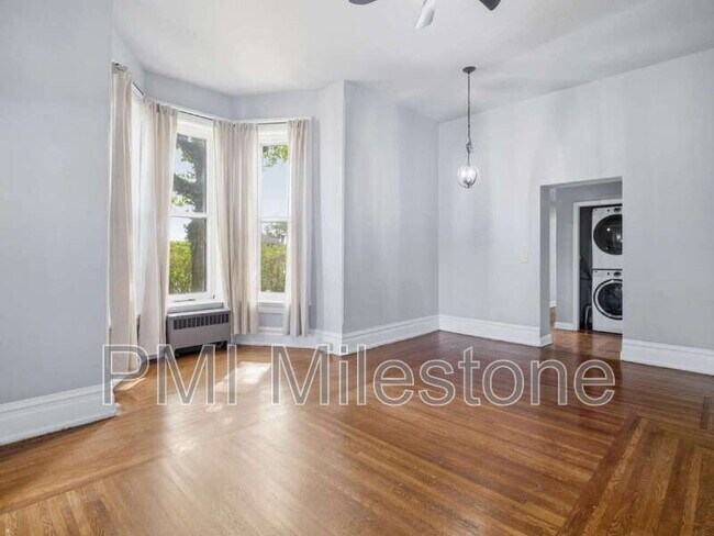 Building Photo - 323 N Potomac St