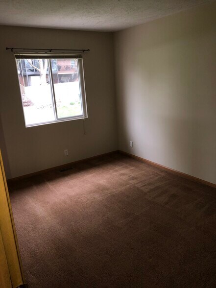 bedroom 3 ~ 10' X 13' - 5830 Princess Margaret Dr