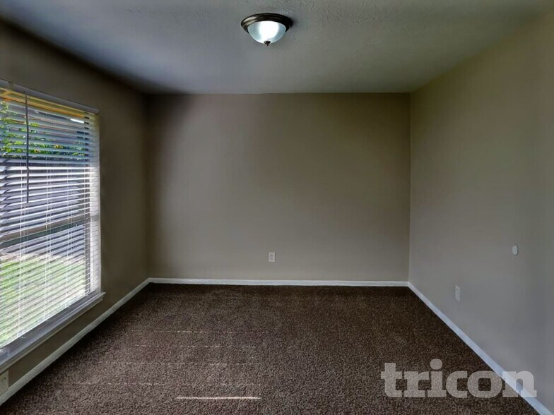 Building Photo - 3326 Doherty Pl