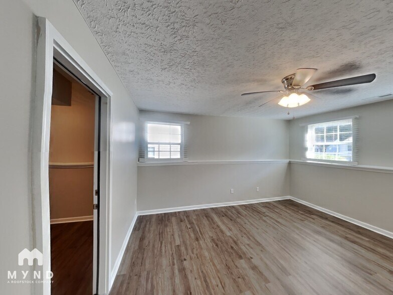 Building Photo - 1106 Lady Banks Dr