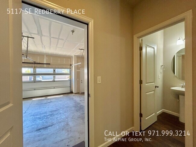 Building Photo - 5117 SE Redberry Pl