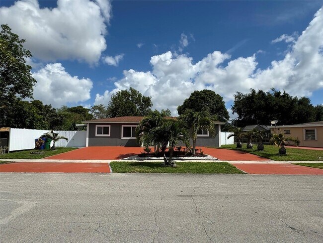 Building Photo - 6471 SW 27th Street