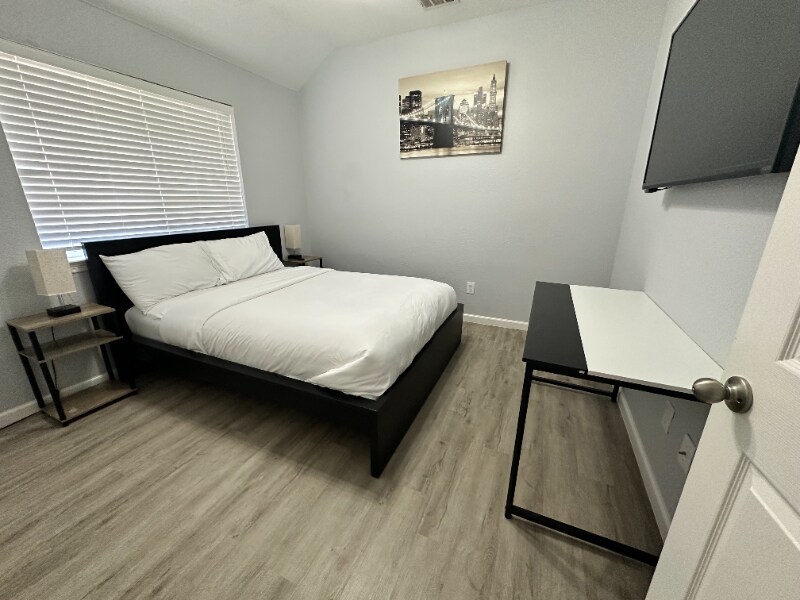 Building Photo - 2506 Spring Hill Ln