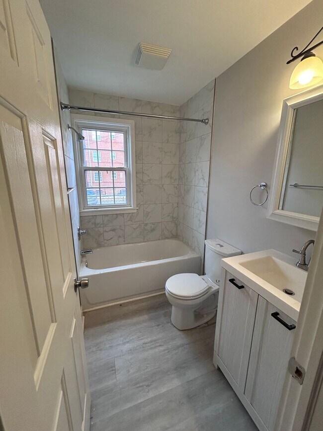 Building Photo - Available Now! | Fully Remodeled 2 Bed, 1 Bath