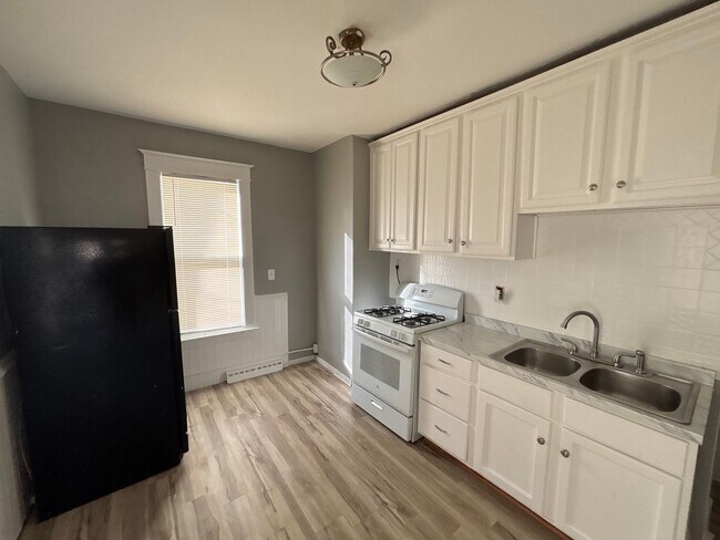 Building Photo - 2709 N Aldrich Ave