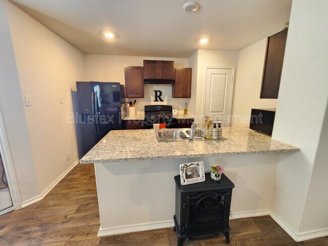 Building Photo - 6619 Dynamic Sound