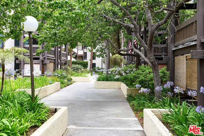 Building Photo - 7740 Redlands St