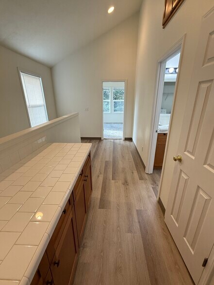 Building Photo - 3277 NE 14th Ave