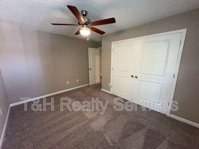 Building Photo - 5657 Brownstone Dr