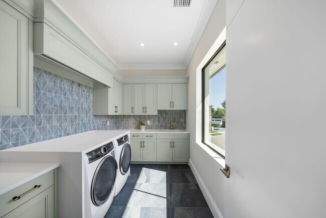 Building Photo - 3192 Blue Cypress Ln