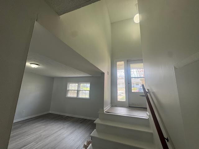 Building Photo - Newly Renovated - Pet Friendly-3-Bedroom 3 Bath Duplex in Front Royal with Modern Upgrades.