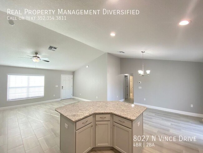 Building Photo - 8027 N Vince Dr