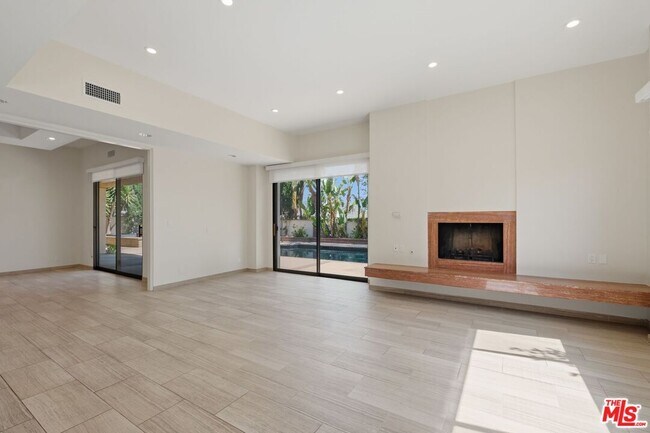 Building Photo - 2408 Venus Dr