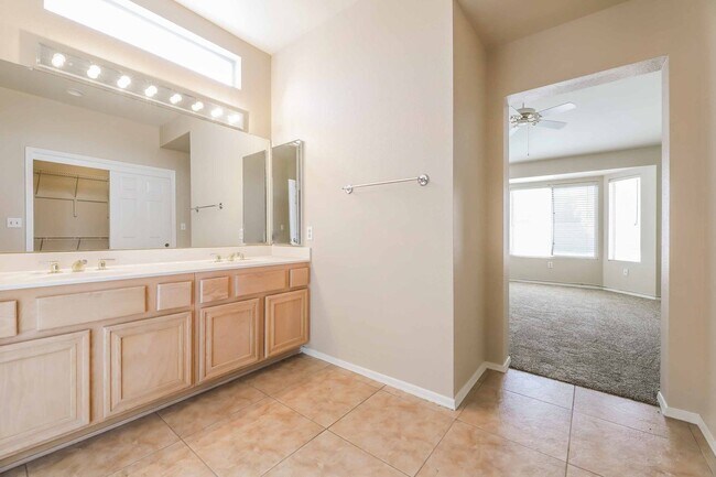 Building Photo - Sun City Summerlin - Golf Course Community...