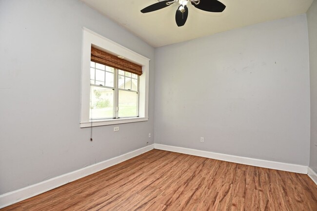 Building Photo - 416 Hillcrest St