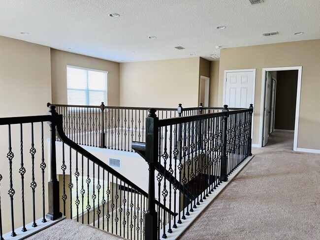 Building Photo - 537 Red Rose Ln